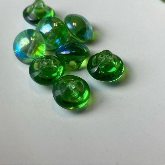 Variety Vintage Green Glass Button Bundle - Picture 9 of 16